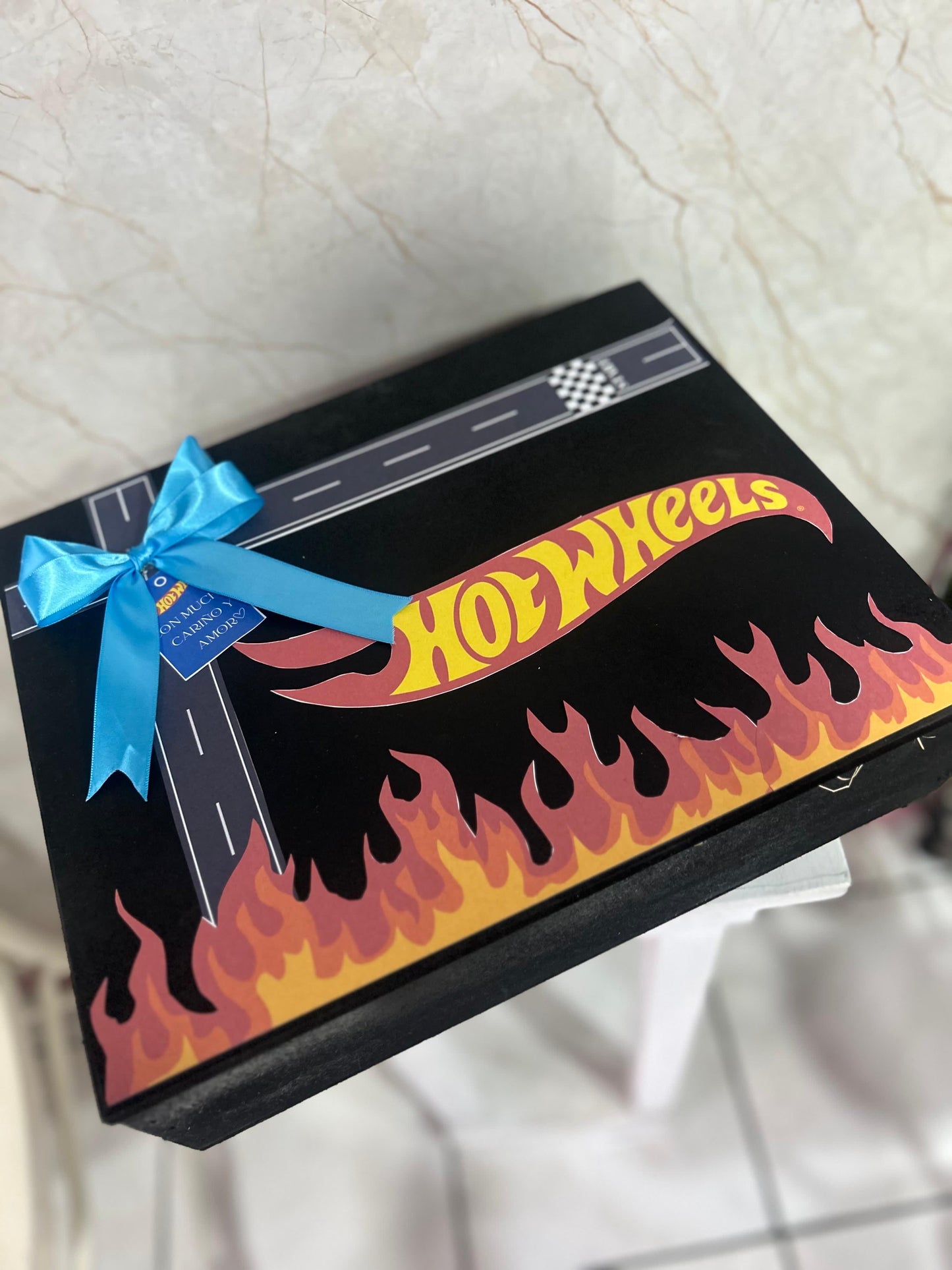 Hot Wheels box