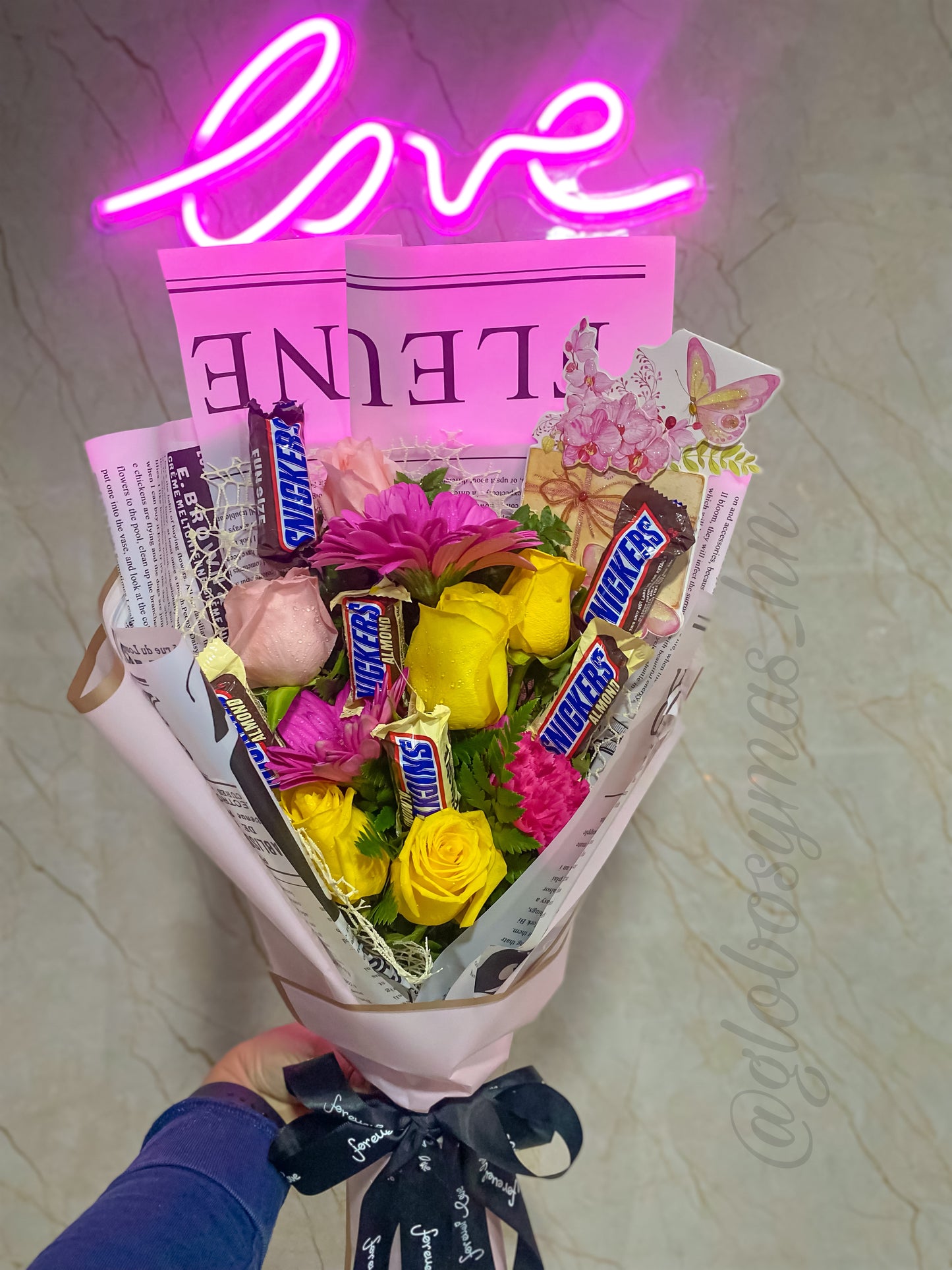 Roses and sweets bouquet